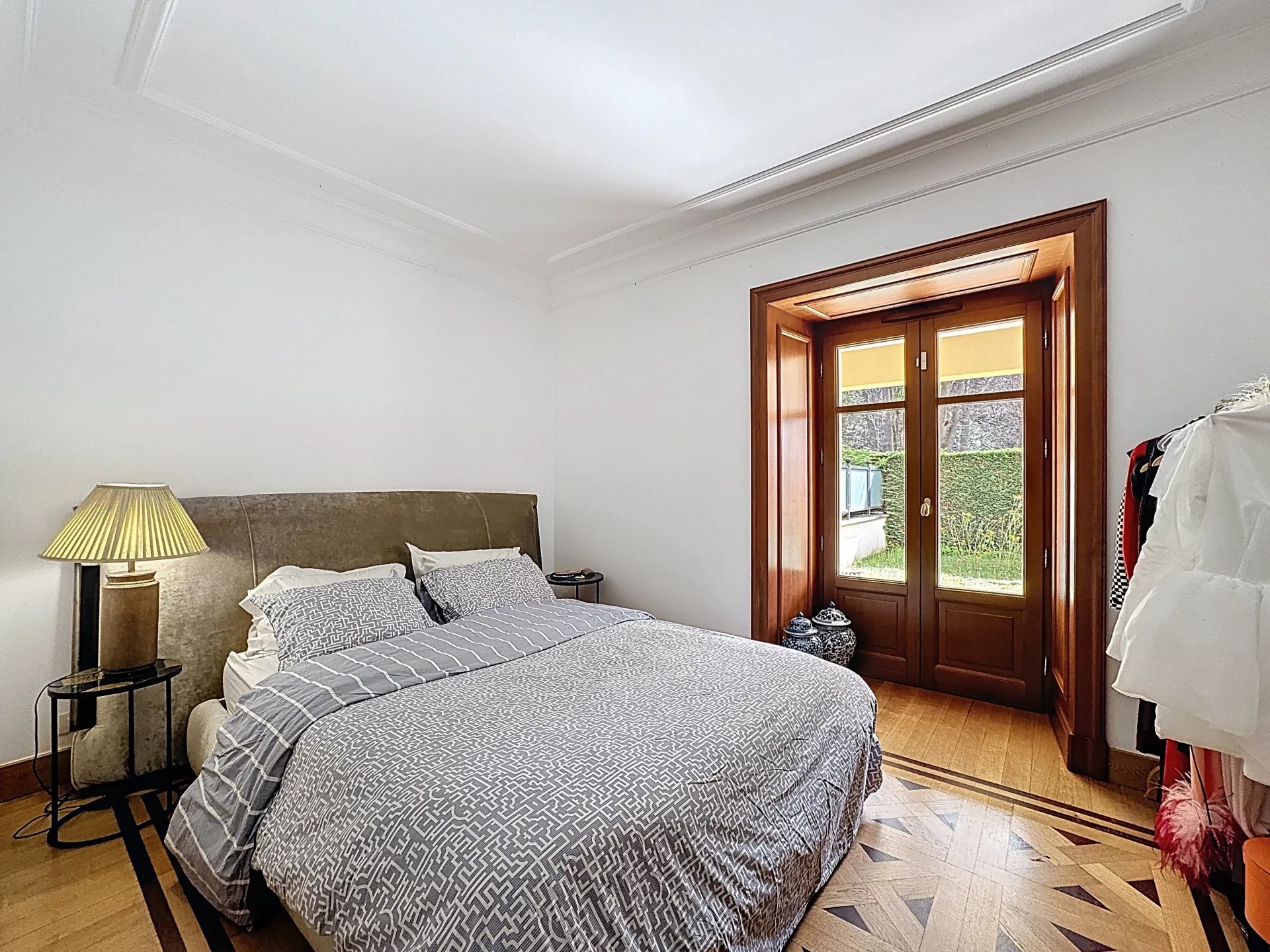 CANNES OXFORD 2P REZ DE JARDIN