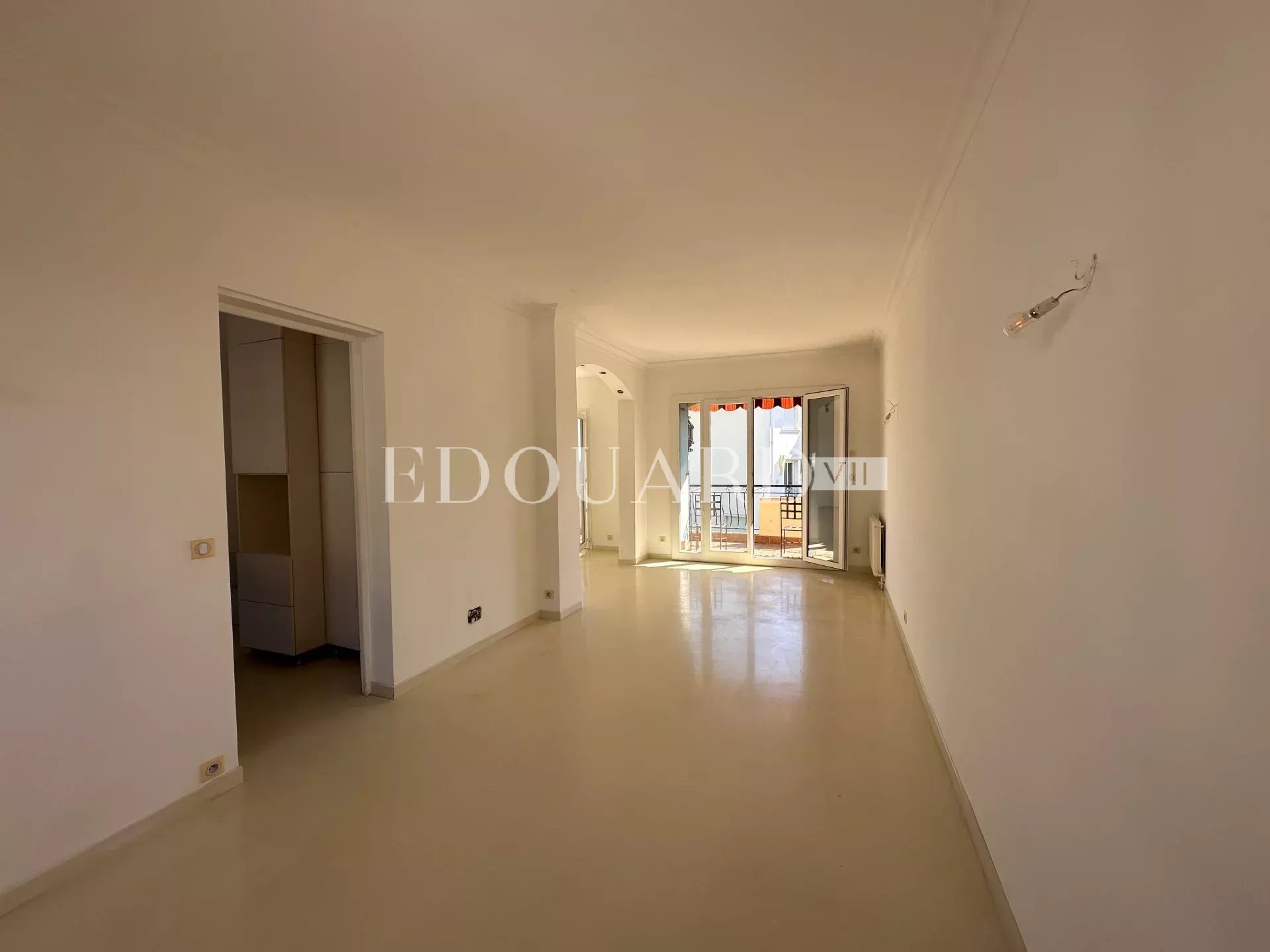 Maison à vendre sur le Plateau du Cap, avec fort potentiel et nombreuses possibilités d’aménagement