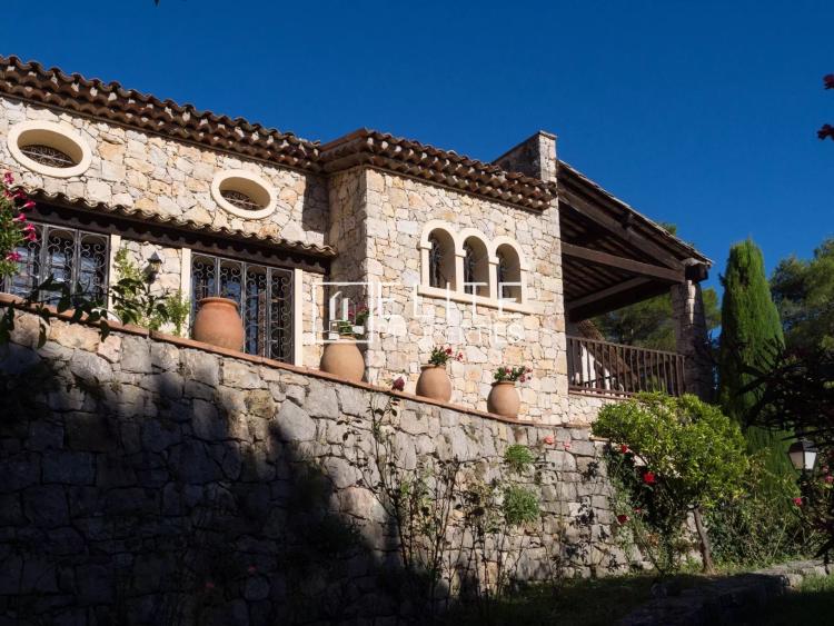 VILLA 333 m² + PISCINE – MOUANS-SARTOUX