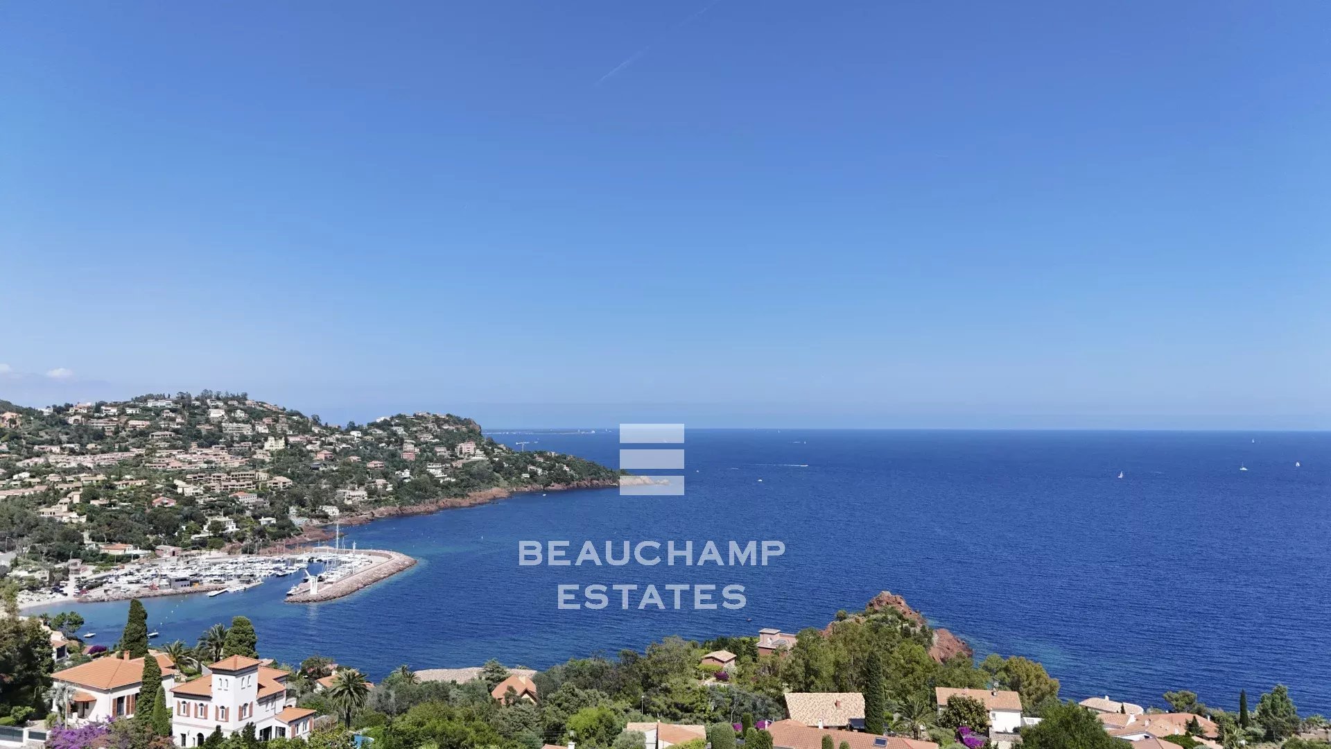Appartement entièrement rénové avec vue mer