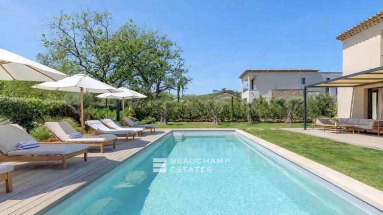 Villa neuve à quelques pas de la plage des Salins et du centre ville de Saint-Tropez