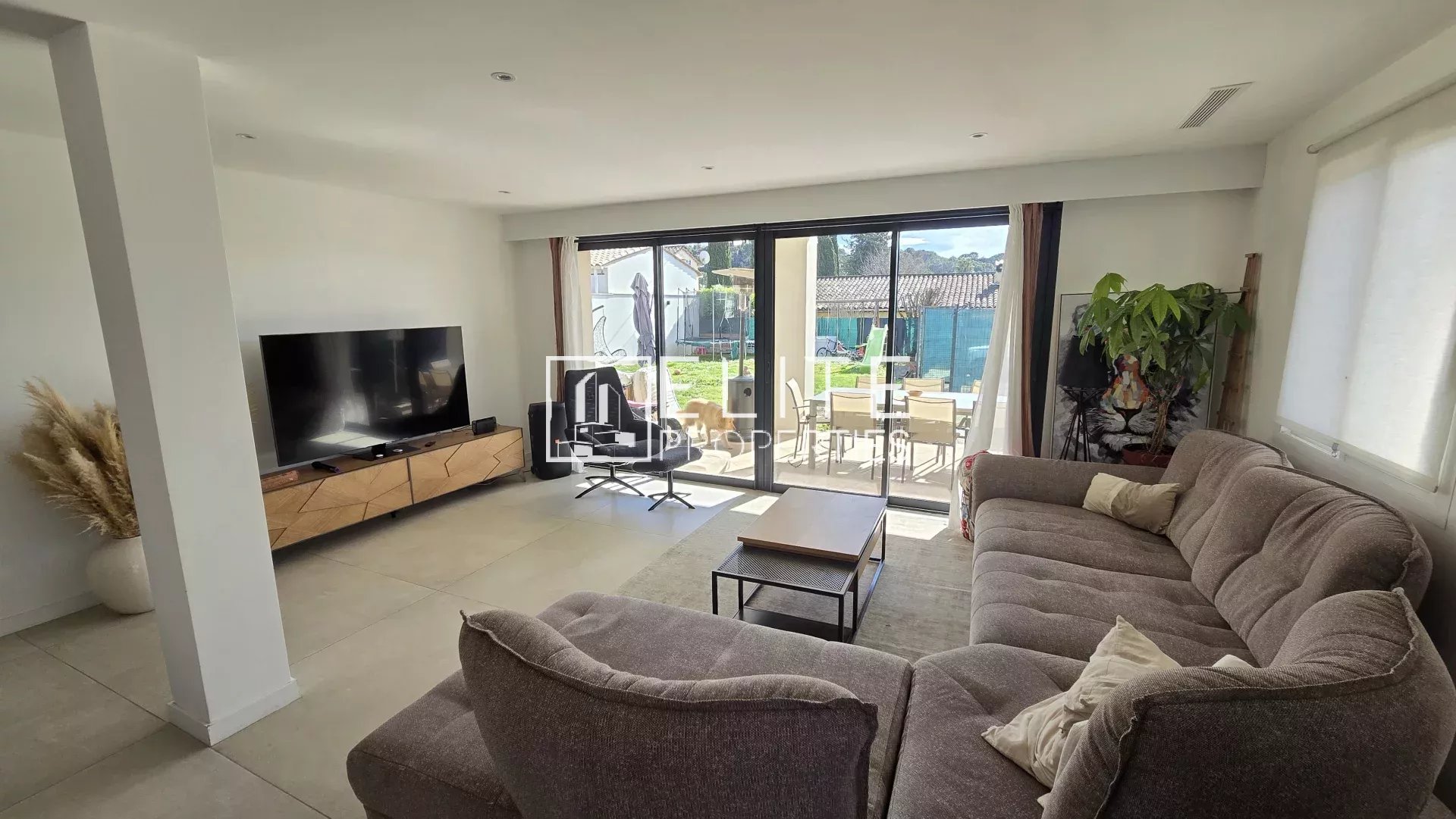 MAISON 7 PIÈCES DE 255 m² – GRASSE