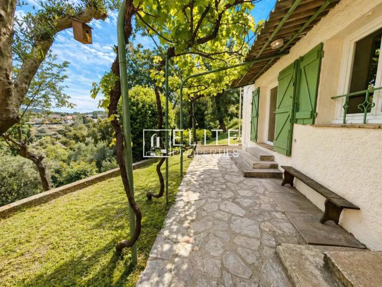 LA ROQUETTE SUR SIAGNE , maison de 4 logements sur parcelle de 1990 m²