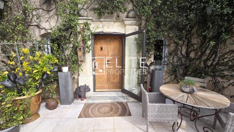 MAISON DE 260 m² – PISCINE CHAUFFÉE – ROQUEFORT-LES-PINS