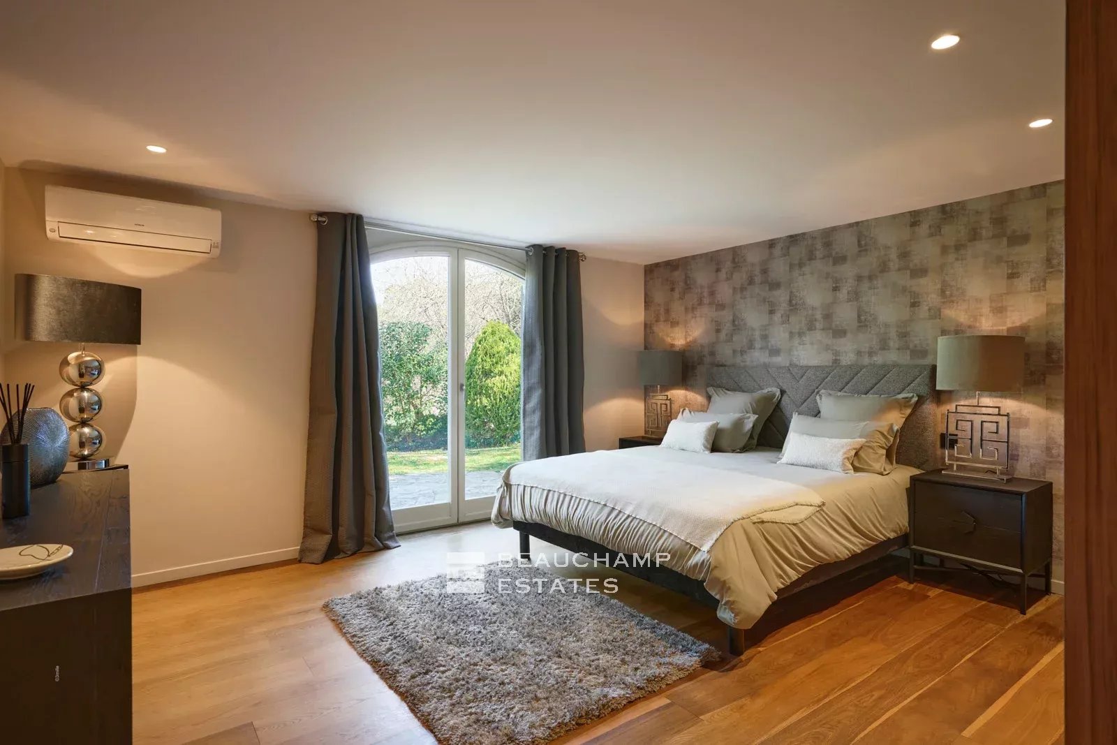 Villa néo-provencale de 5 chambres avec piscine dans un quartier résidentiel de Mougins