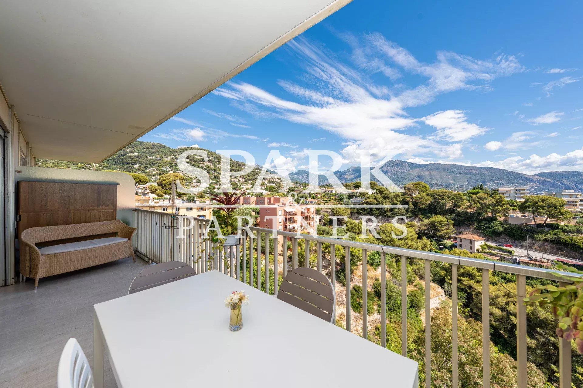 Roquebrune Cap Martin - Bel appartement dernière étage - vue mer