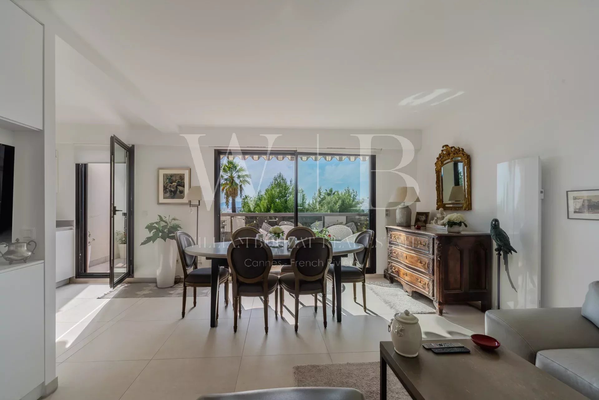 Cannes, le Parc Montrose - 3 pièces au dernier étage bénéficiant d'une vue mer et Estérel