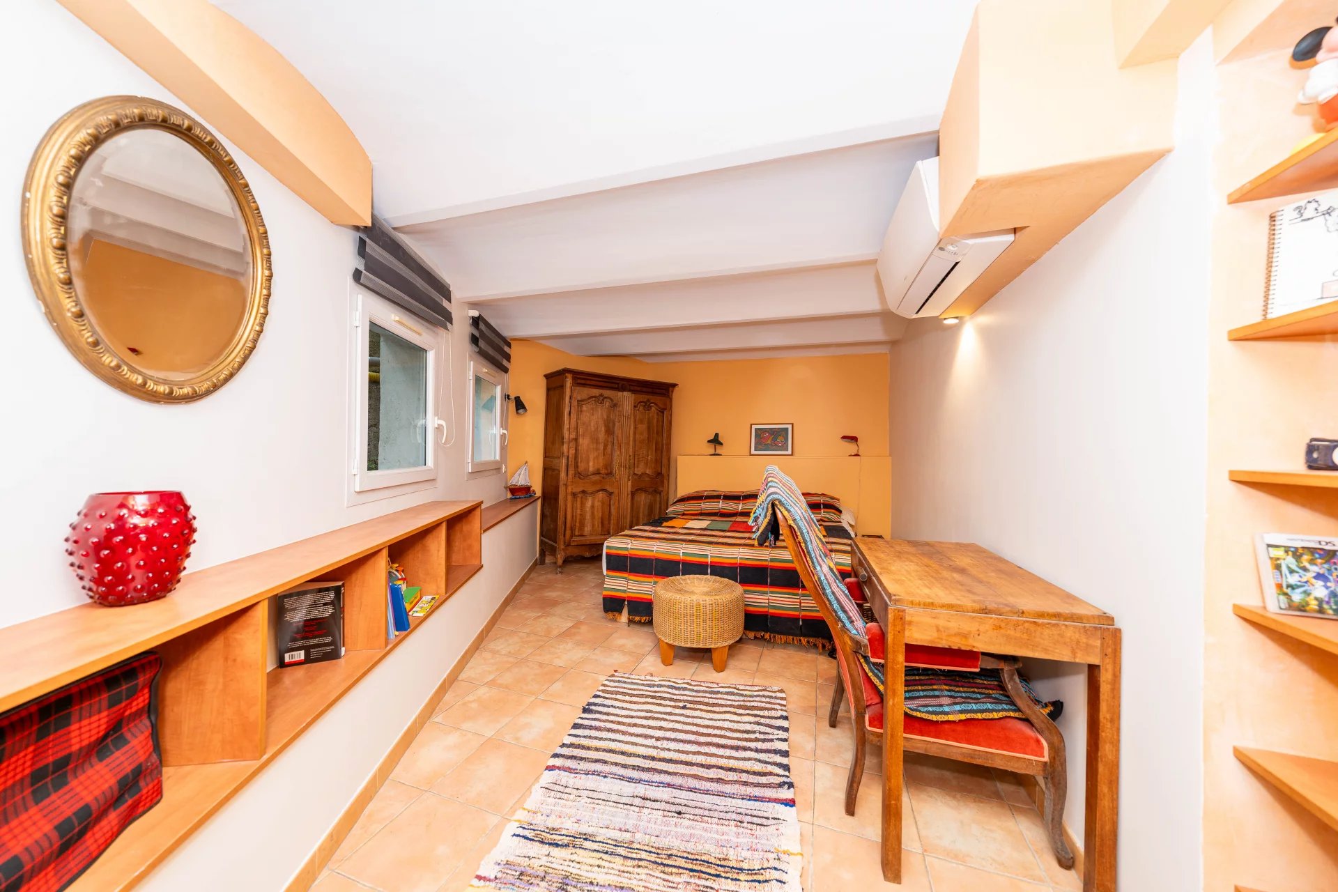 CANNES CROIX DES GARDES - MAISON DE CARACTERE – BEAUX VOLUMES