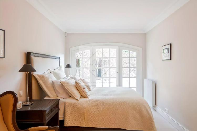 Élégante maison en pierre rénovée – Charme provençal près du Cap d’Antibes