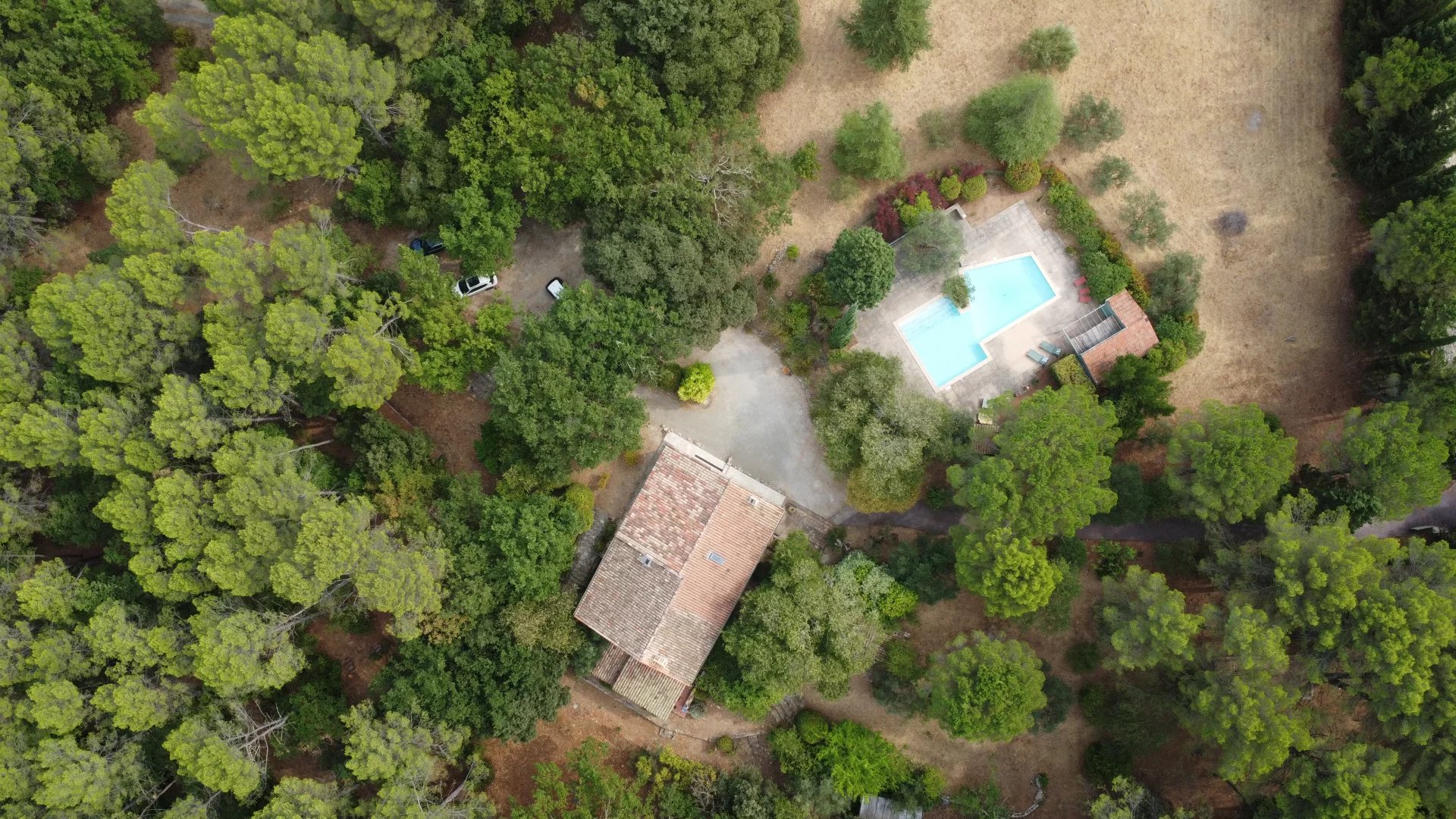 LORGUES BASTIDE DE CHARME DE 1789 DE 287 M2 SUR 2,5HA DE TERRAIN