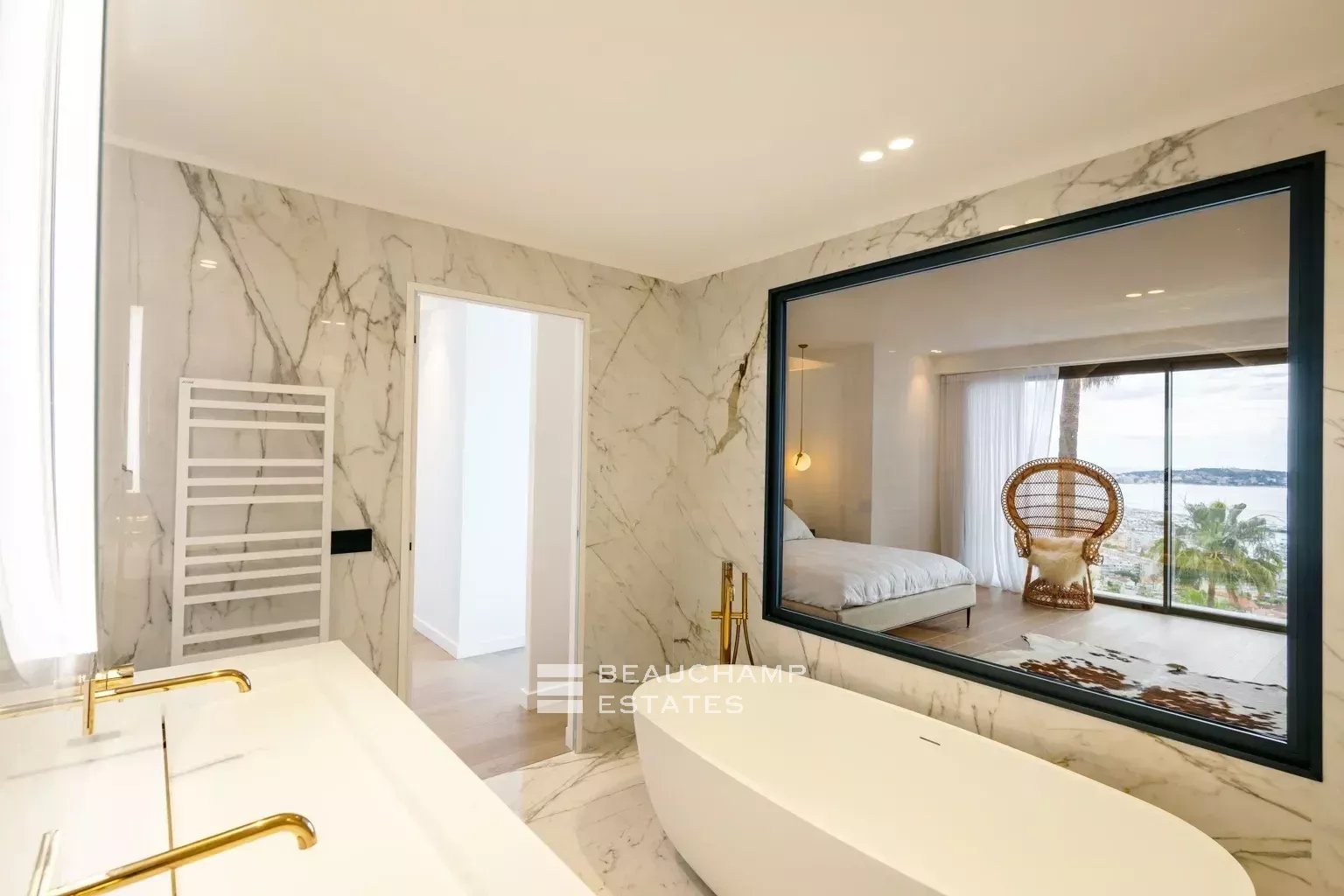 Villa contemporaine 5 chambres avec vue mer et pisicine - Golf Juan