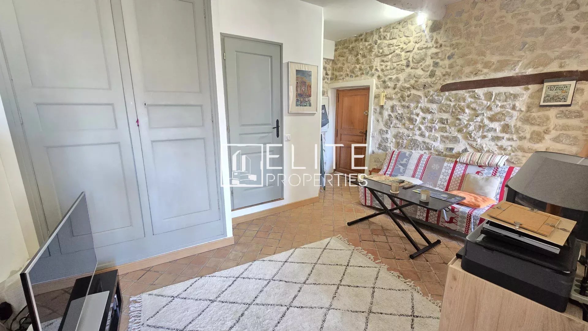 APPARTEMENT 2 PIÈCES DE 32m² – MOUGINS VILLAGE