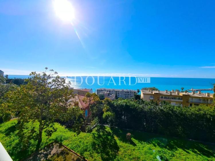 Magnifique propriété avec splendide vue mer panoramique, grande piscine, vaste pool house et immense jardin arboré
