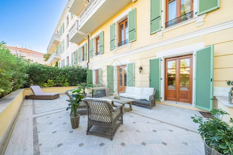 Lumière et Charme Belle Époque, Appartement trois pièces CANNES
