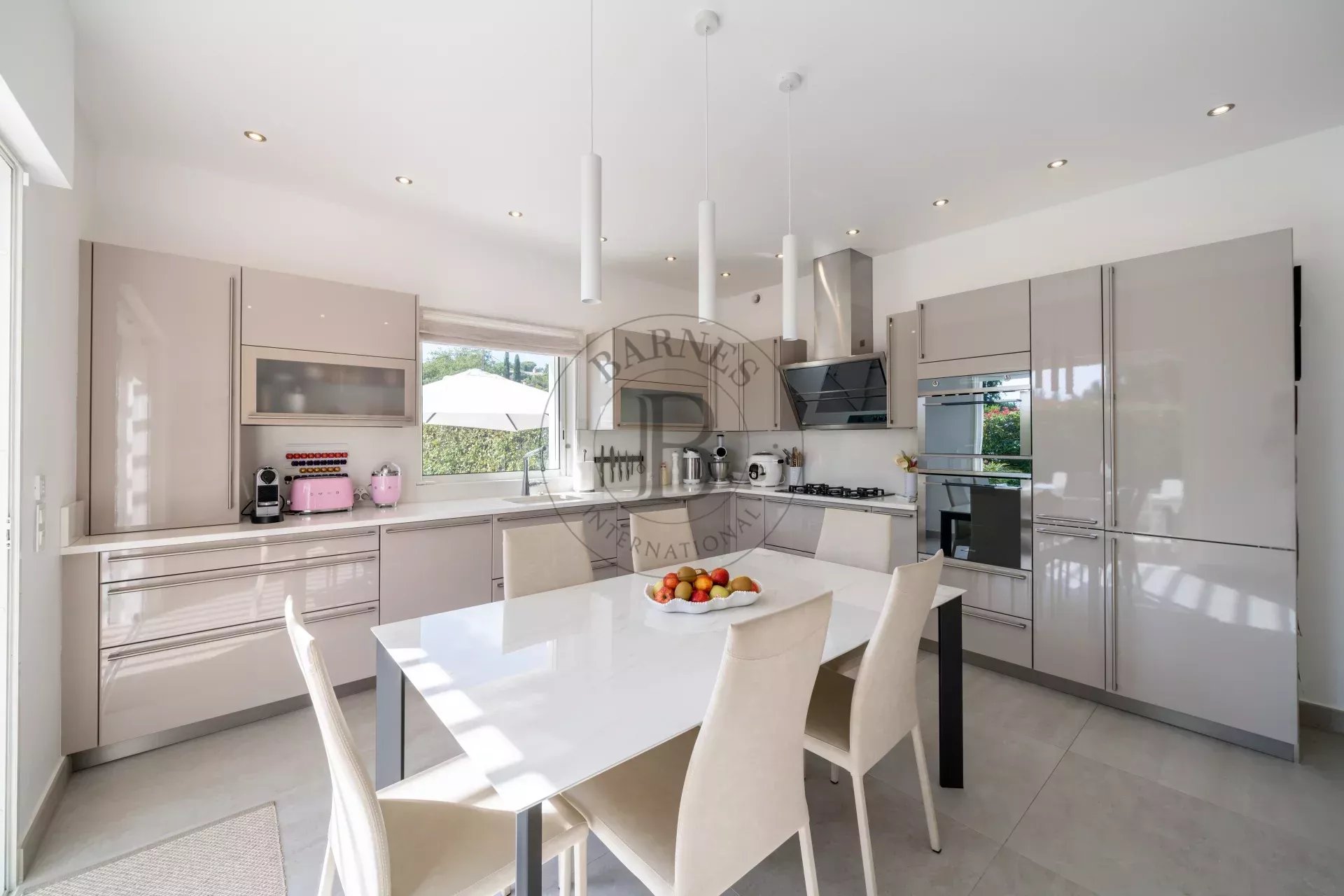 VILLA MOUGINS – VAUMARRE – À QUELQUES MINUTES DU CENTRE
