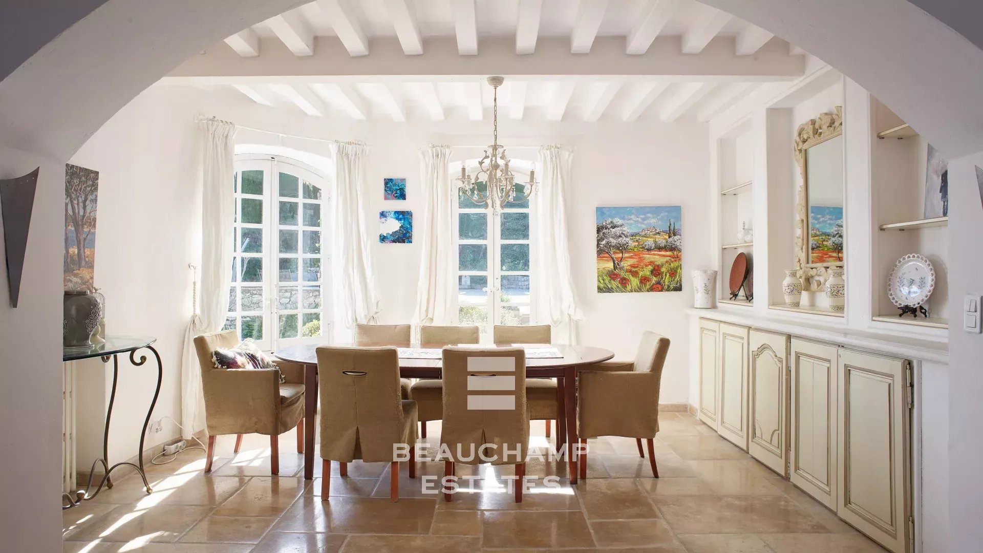 Bastide en pierre 6 chambres avec vue mer panoramique dans un domaine fermé à Mougins