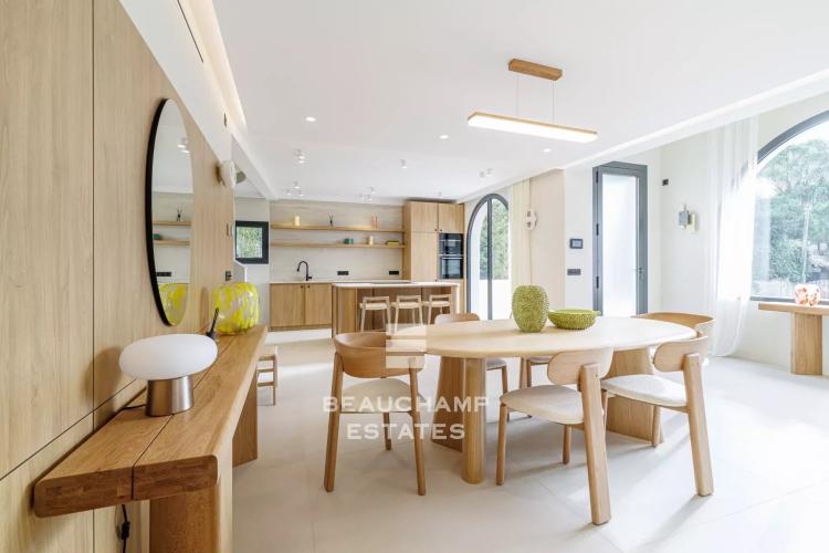 Villa contemporaine 4 chambres avec piscine intérieur - Cannes