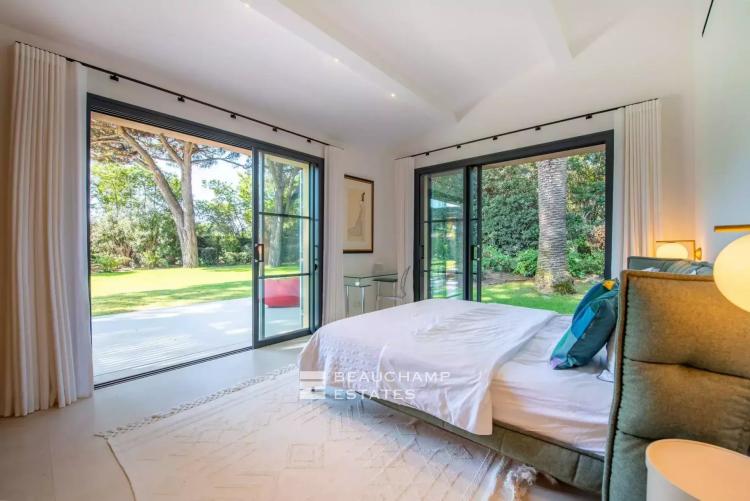 Villa neuve au coeur des Parcs de Saint-Tropez