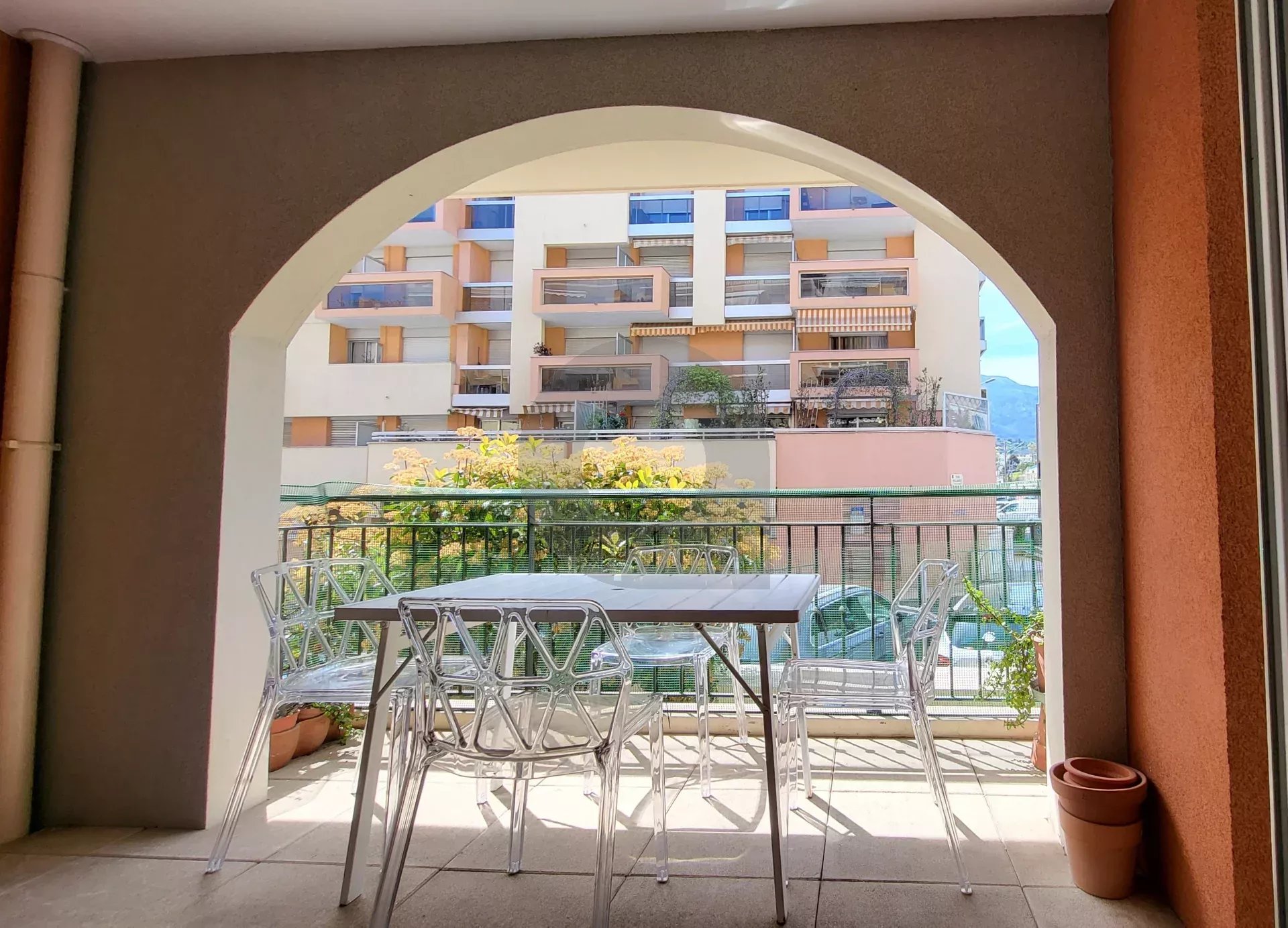 Menton centre ville -  Appartement 2 Pièces - terrasse et parking