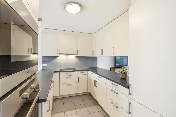 Appartement Traversant De 5,5 Pièces Avec Vue Sur Le Lac