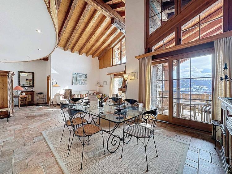 MAGNIFIQUE DUPLEX/ATTIQUE DE 6.5 PIÈCES AU CENTRE AVEC TRÈS BELLE VUE