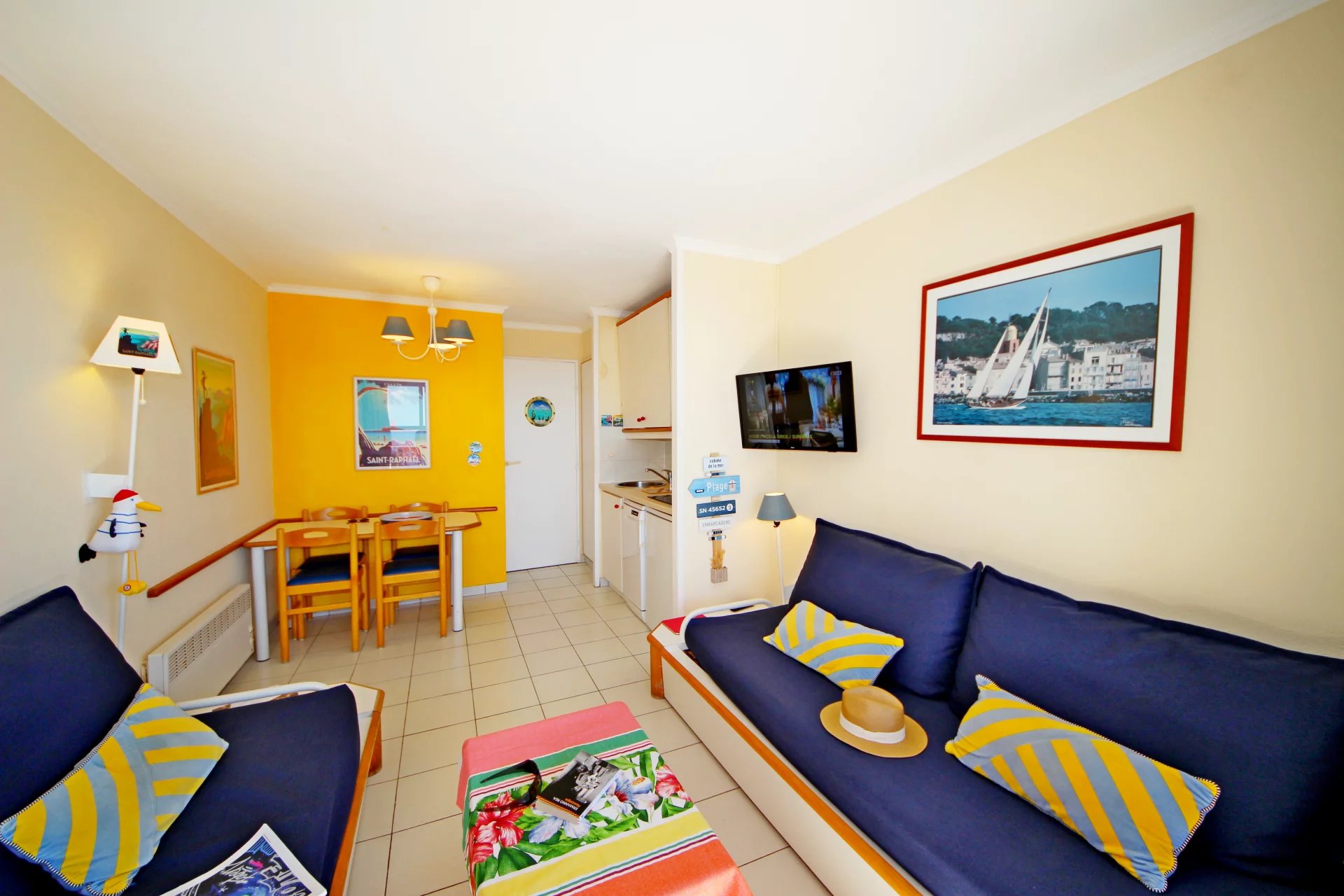 AGAY CAP ESTEREL LE HAMEAU SUPERBE 2 PIECES DERNIER ETAGE TERRASSE D'ANGLE