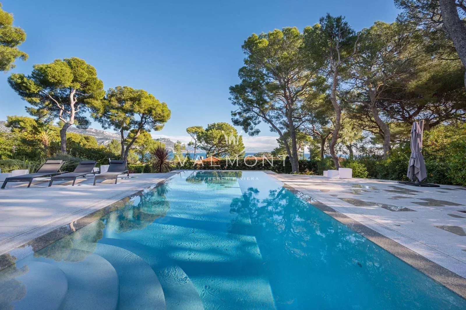 Villa moderne avec vue mer magnifique