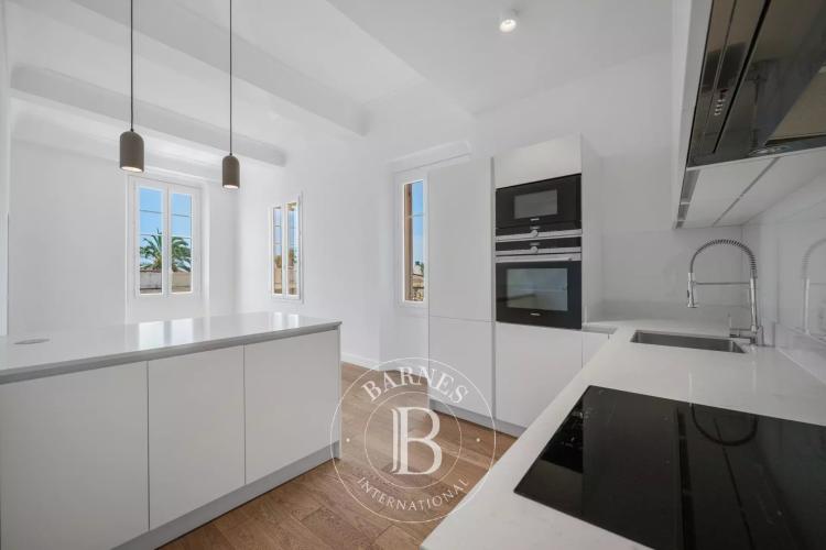 NICE - PONCHETTE - APPARTEMENT ENTIERTEMENT RENOVE
