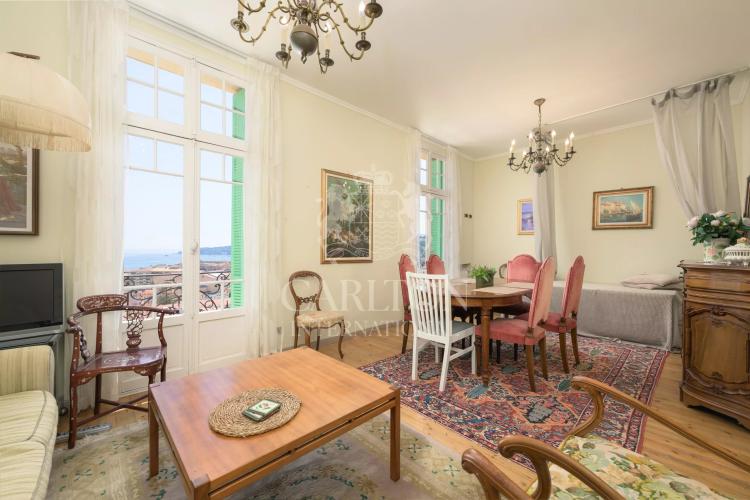 Villa  avec vue mer et accès facile au centre-ville - Opportunité d'investissement
