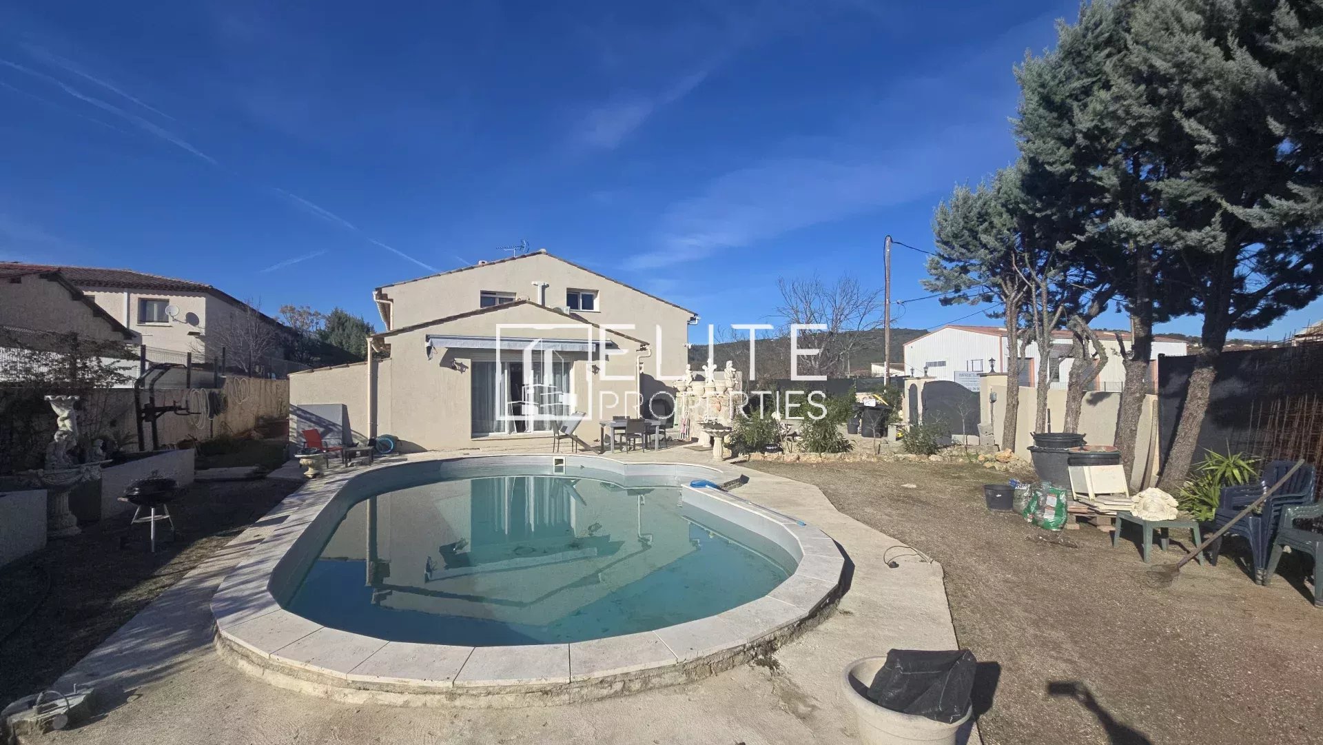 MAISON 280m² TOURRETTES