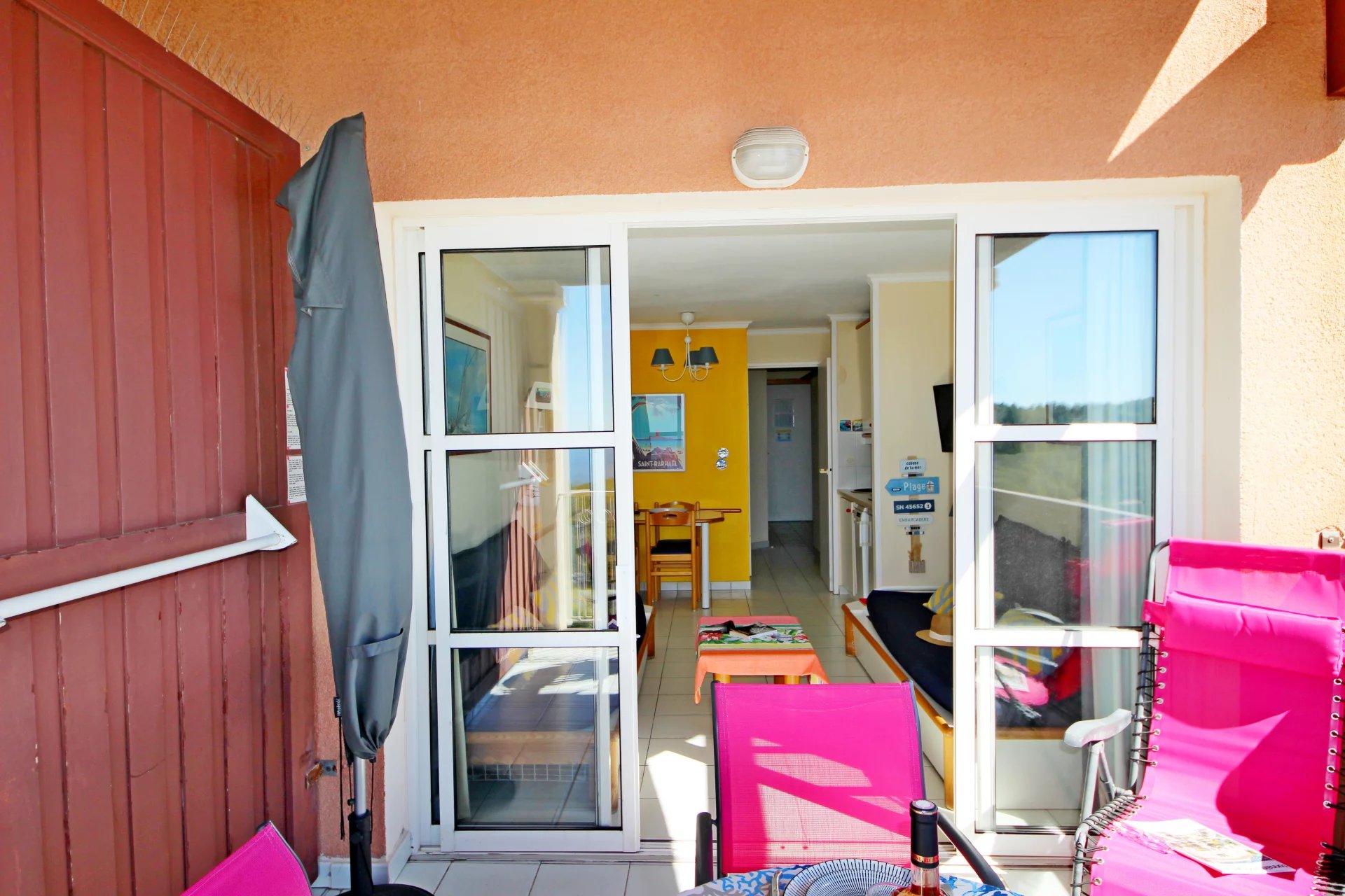 AGAY CAP ESTEREL LE HAMEAU SUPERBE 2 PIECES DERNIER ETAGE TERRASSE D'ANGLE
