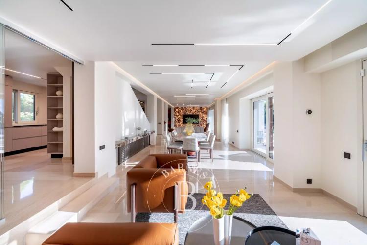SAINT-JEAN-CAP-FERRAT - VILLA RENOVÉE A NEUF - PROCHE DU GRAND HÔTEL