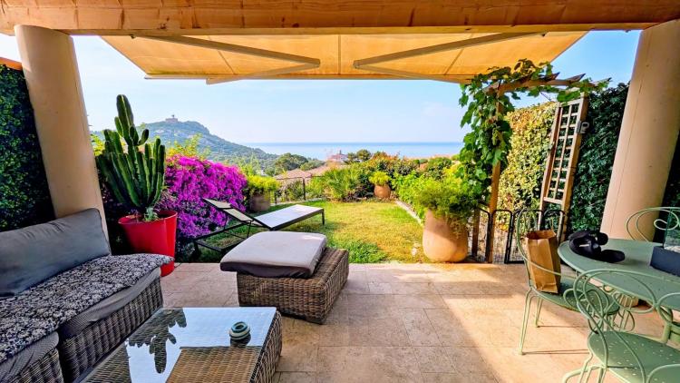 AGAY Villa Hameau de Cap Esterel avec vue mer et vue sur l'île d'or