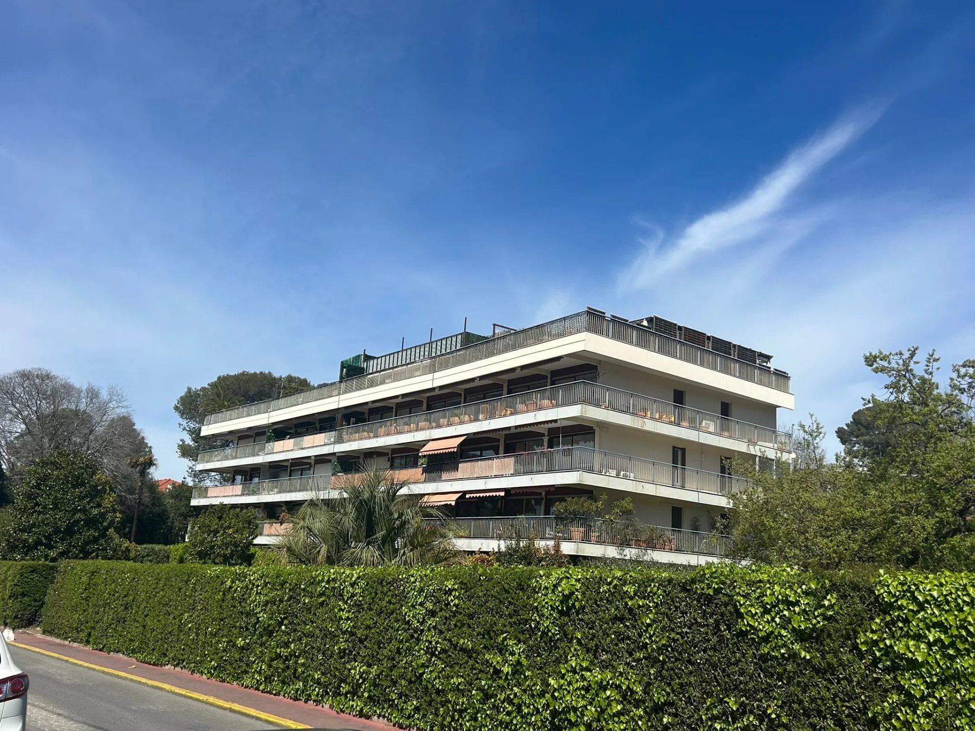 GRAND 3P CANNES OXFORD - TERRASSE D'ANGLE 41 m² SUD - VUE DEGAGEE, DOMINANTE SUR JARDINS