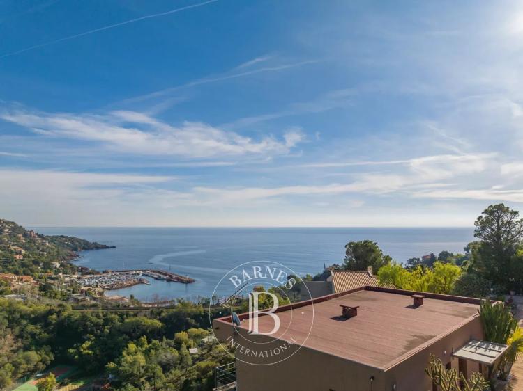 THÉOULE - VILLA CONTEMPORAINE - VUE MER PANORAMIQUE
