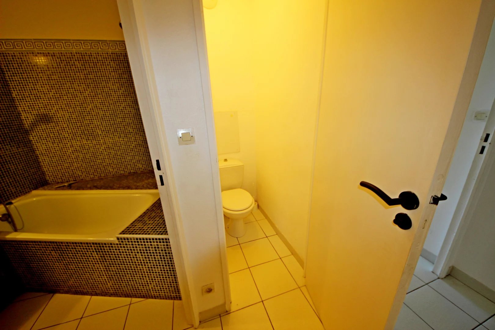 AGAY CAP ESTEREL LE HAMEAU 3 PIECES PREMIER ETAGE. ACCES FACILE. PARKING