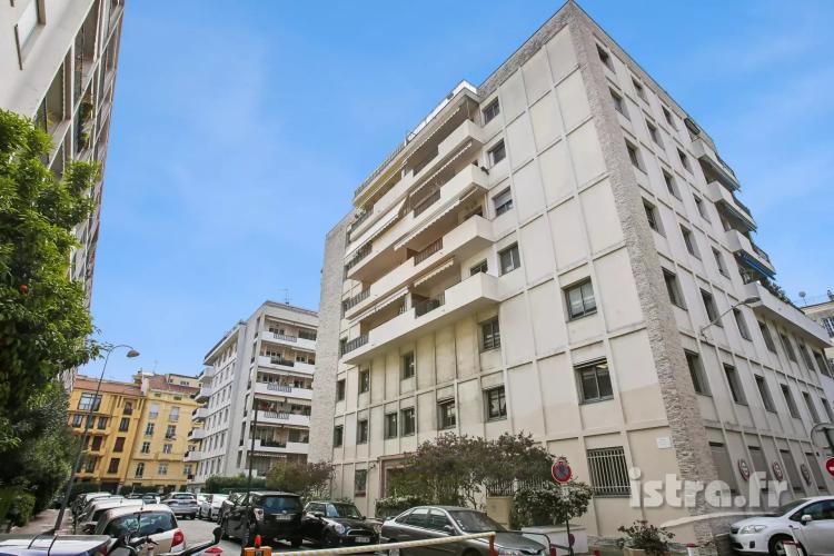 Nice quartier Musiciens : Vaste 3 pièces avec terrasse