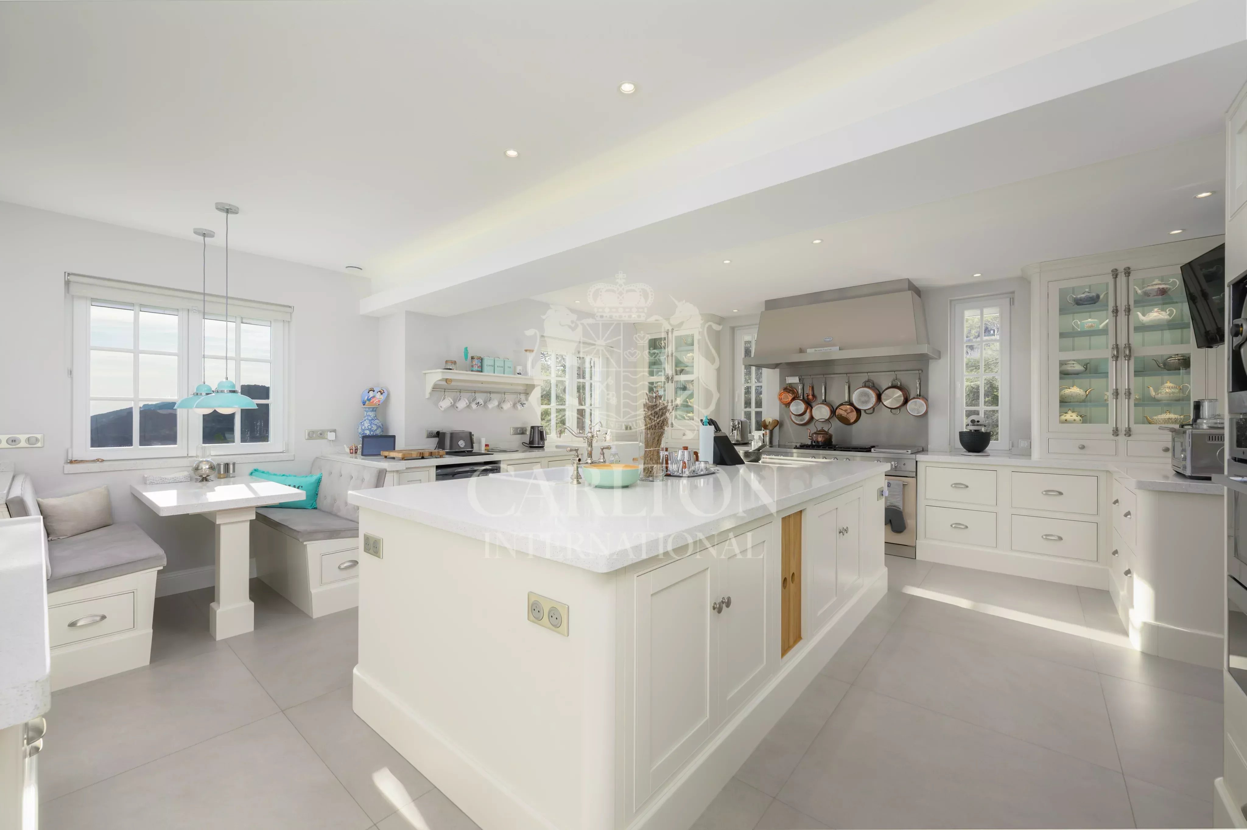 Èze – Élégante villa provençale avec vue mer exceptionnelle