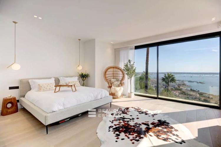 Villa contemporaine 5 chambres avec vue mer et pisicine - Golf Juan