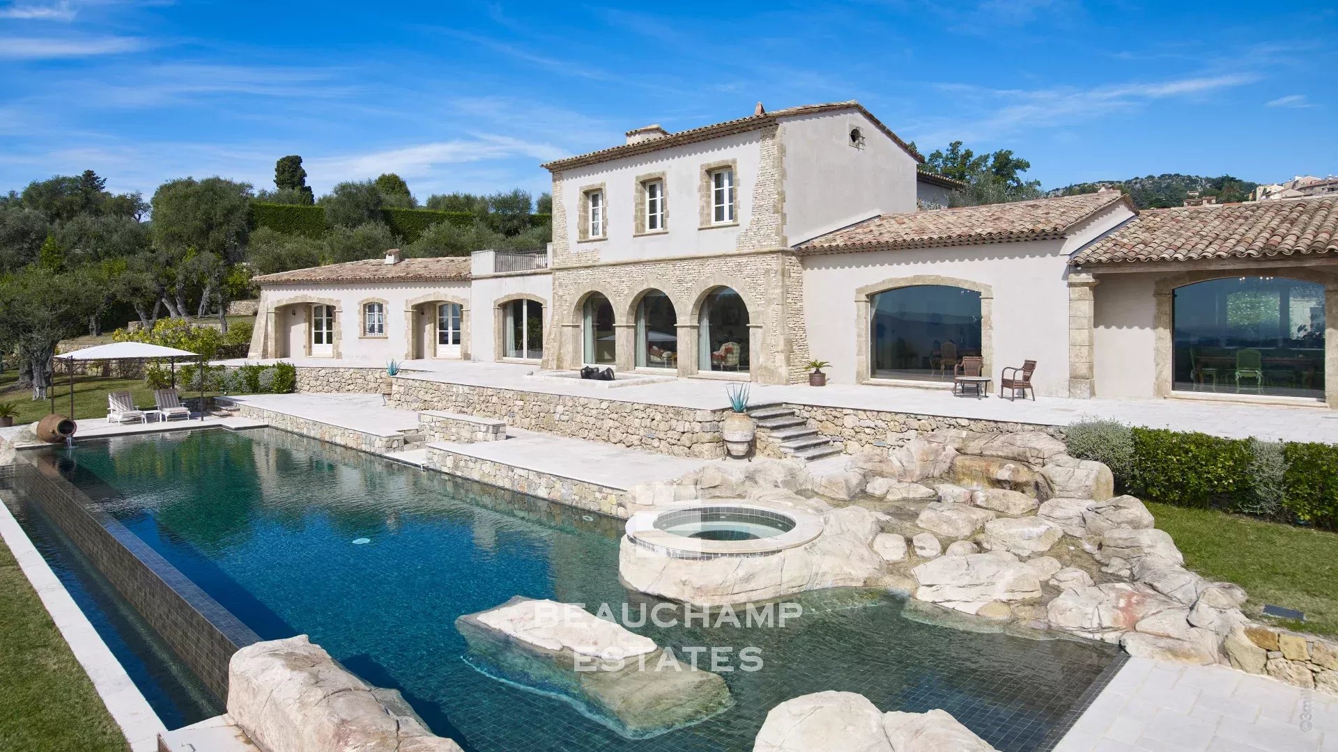 Bastide 5 chambres avec vue mer Châteauneuf-Grasse