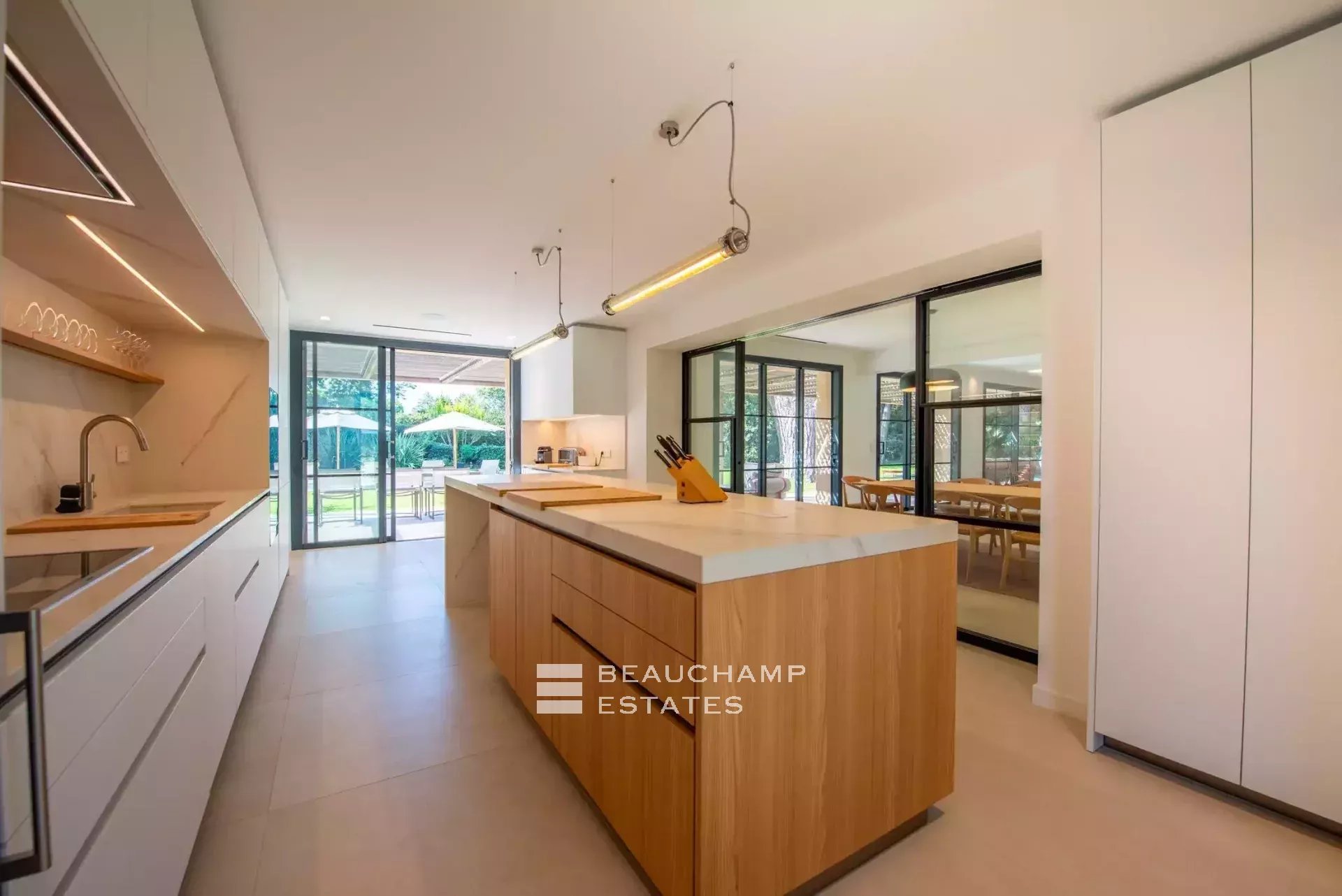 Villa neuve au coeur des Parcs de Saint-Tropez