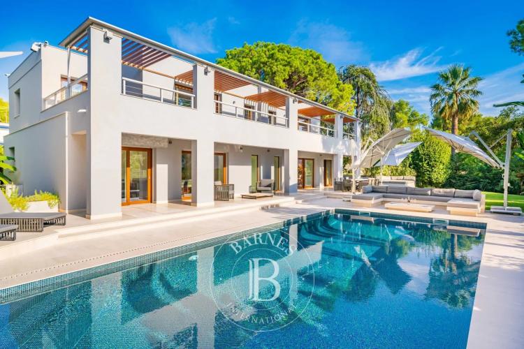 SAINT-JEAN-CAP-FERRAT - VILLA RENOVÉE A NEUF - PROCHE DU GRAND HÔTEL