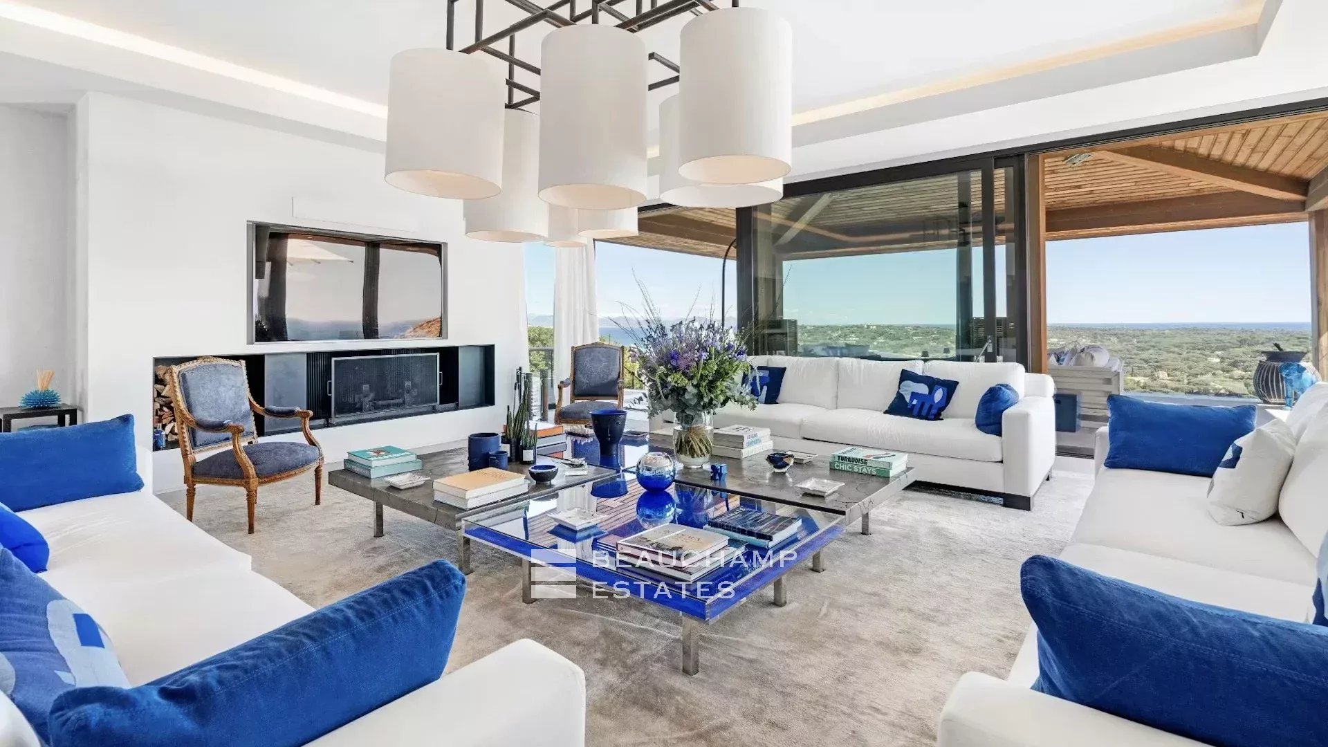 Villa d'exception proche du villa de Saint-Tropez avec prestations de grand luxe