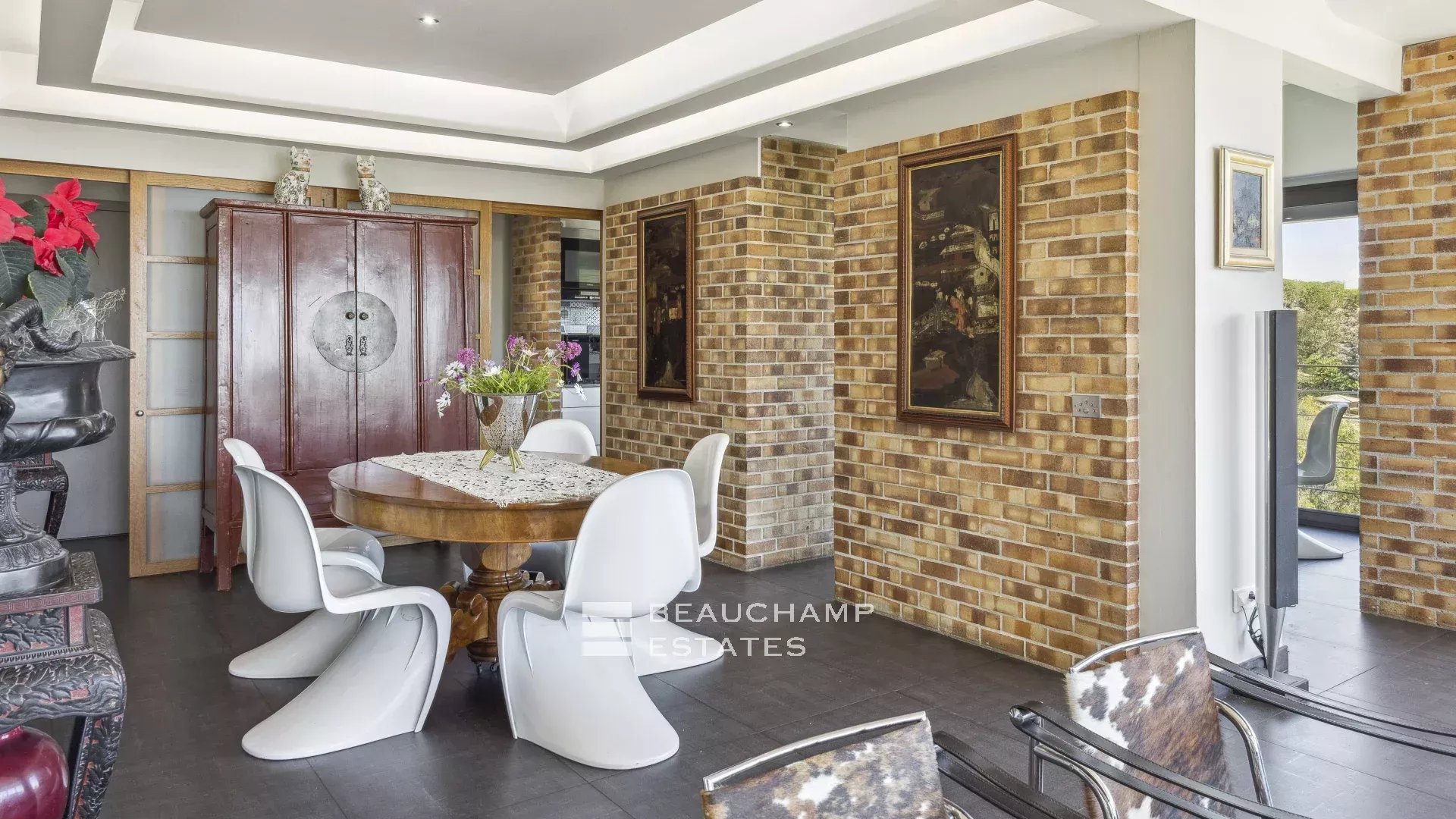 Rare villa d’architecte 5 chambres vue mer quartier du Capitou à Mandelieu
