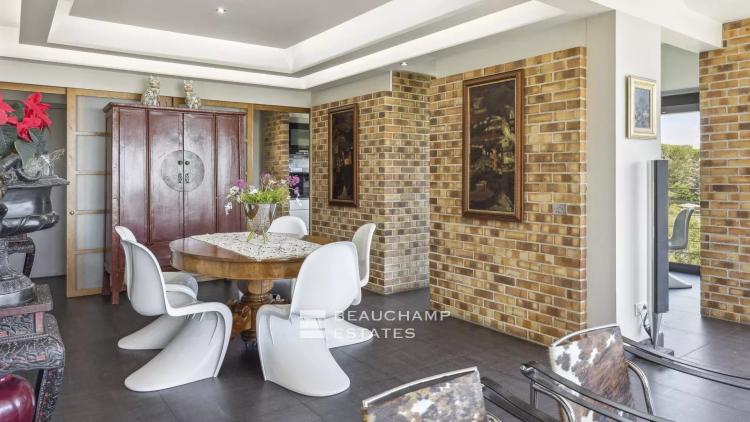 Rare villa d’architecte 5 chambres vue mer quartier du Capitou à Mandelieu