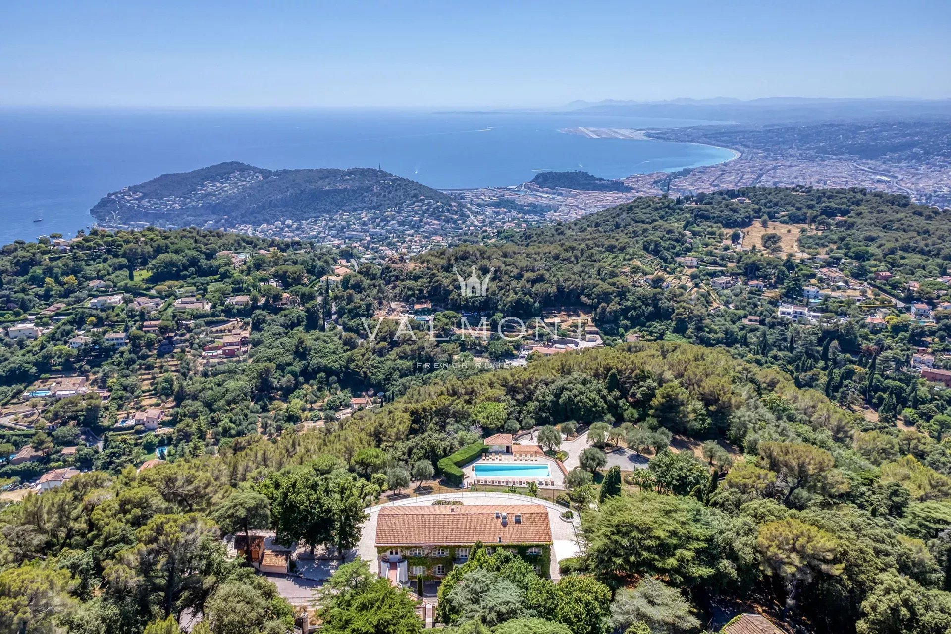 DOMAINE MAJESTUEUX ENTRE TERRE ET CIEL