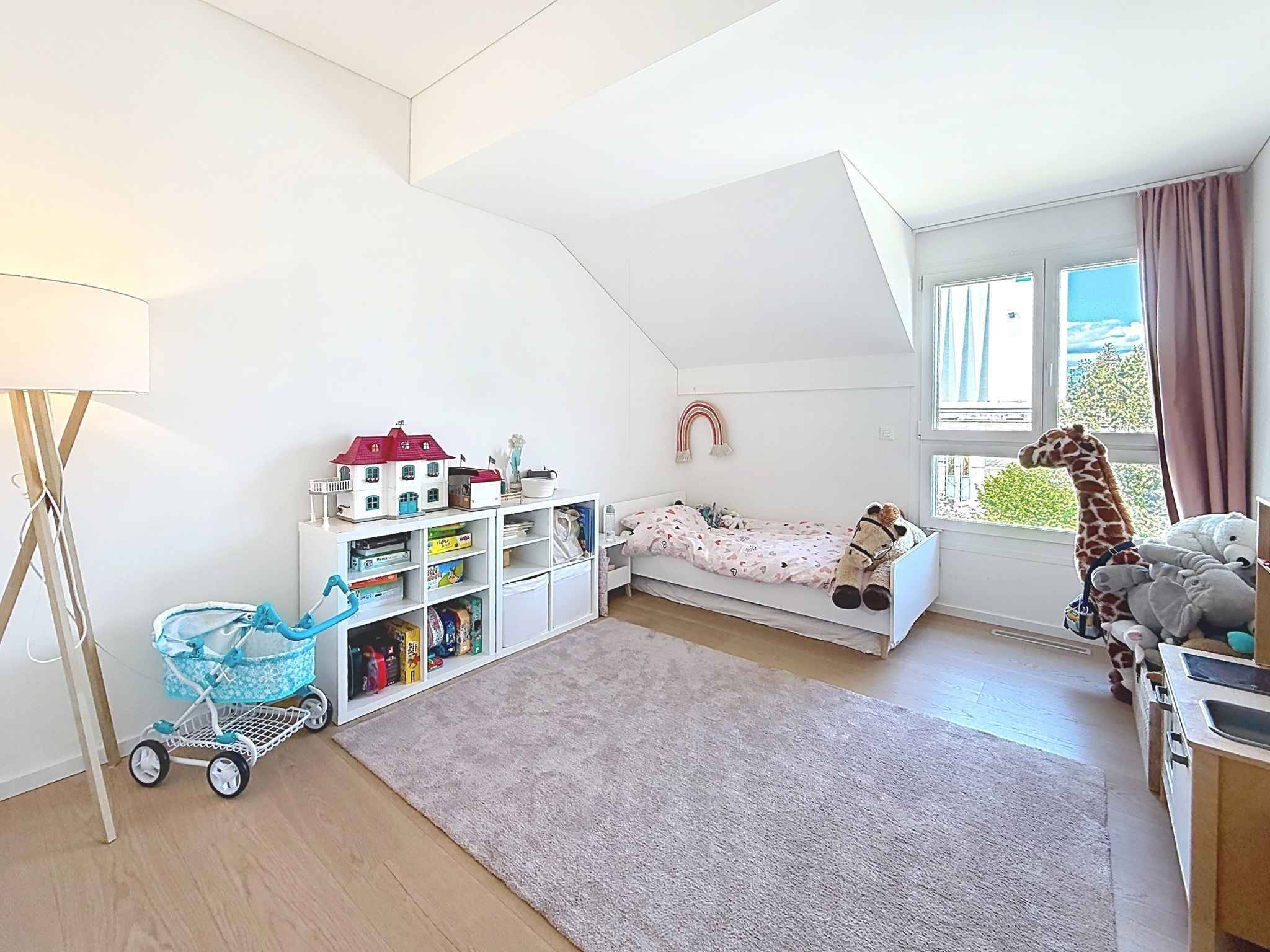 EXCLUSIVITE - Spacieux et lumineux appartement de 4,5 pièces + mezzanine