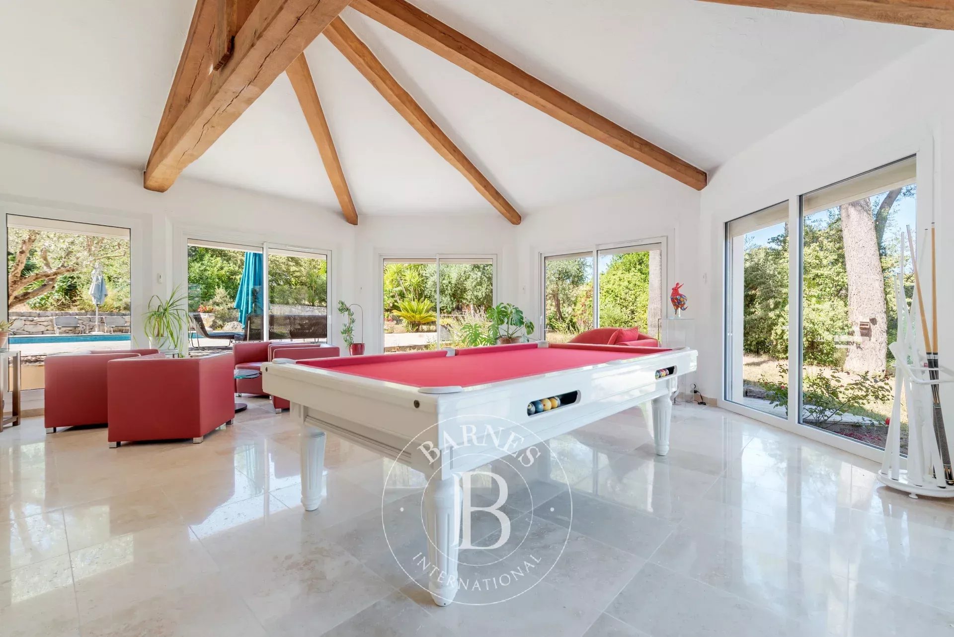 Peymeinade - Villa rénovée au calme absolu avec piscine