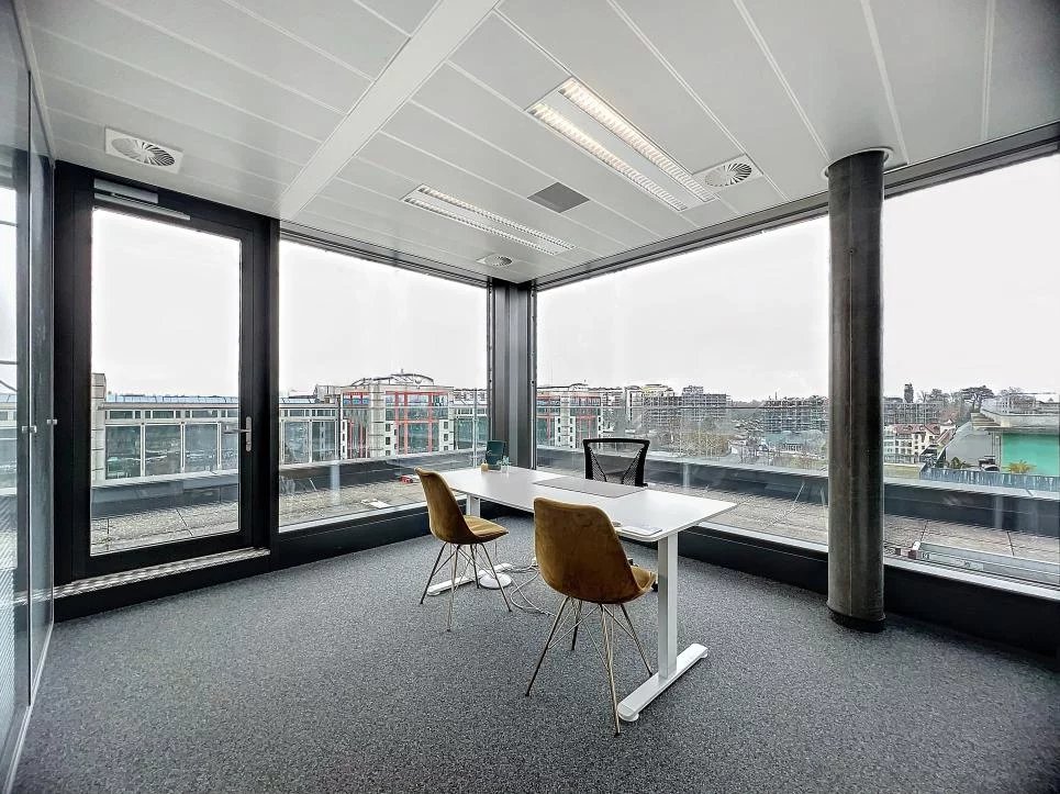 Magnifique espace de travail attique de 570m2 au coeur du Lignon