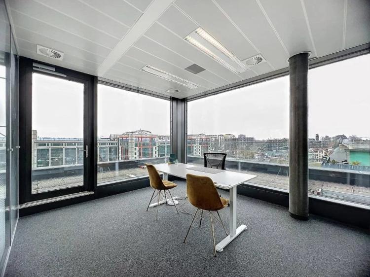 Magnifique espace de travail attique de 570m2 au coeur du Lignon